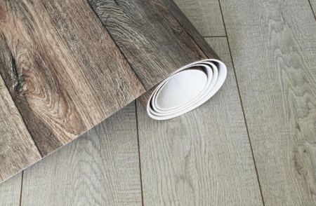 Revêtement sol LVT, avantages et inconvénients pour votre intérieur